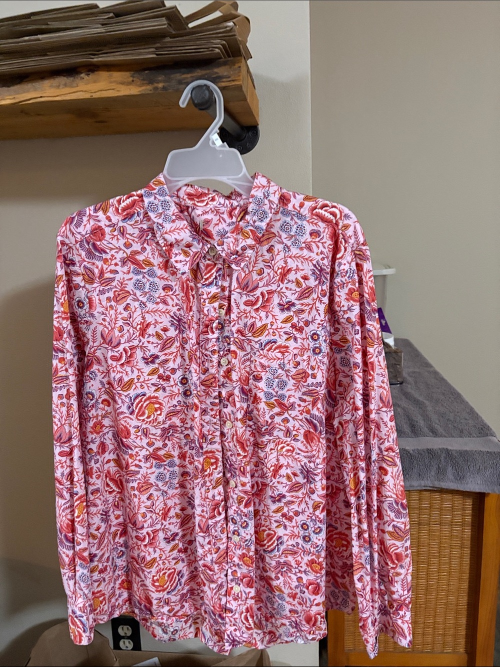 Women's Pink Floral Button-Front Shirt - Long Sleeve